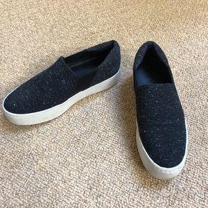 💓NEW LISTING💓 Vince Warren Tweed Shoe